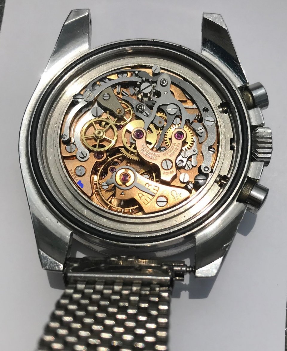 speedmaster 105012-66CB Mvt 1.jpg