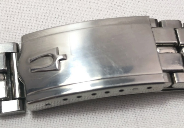 Bulova tuning fork logo on clasps | Omega Forums