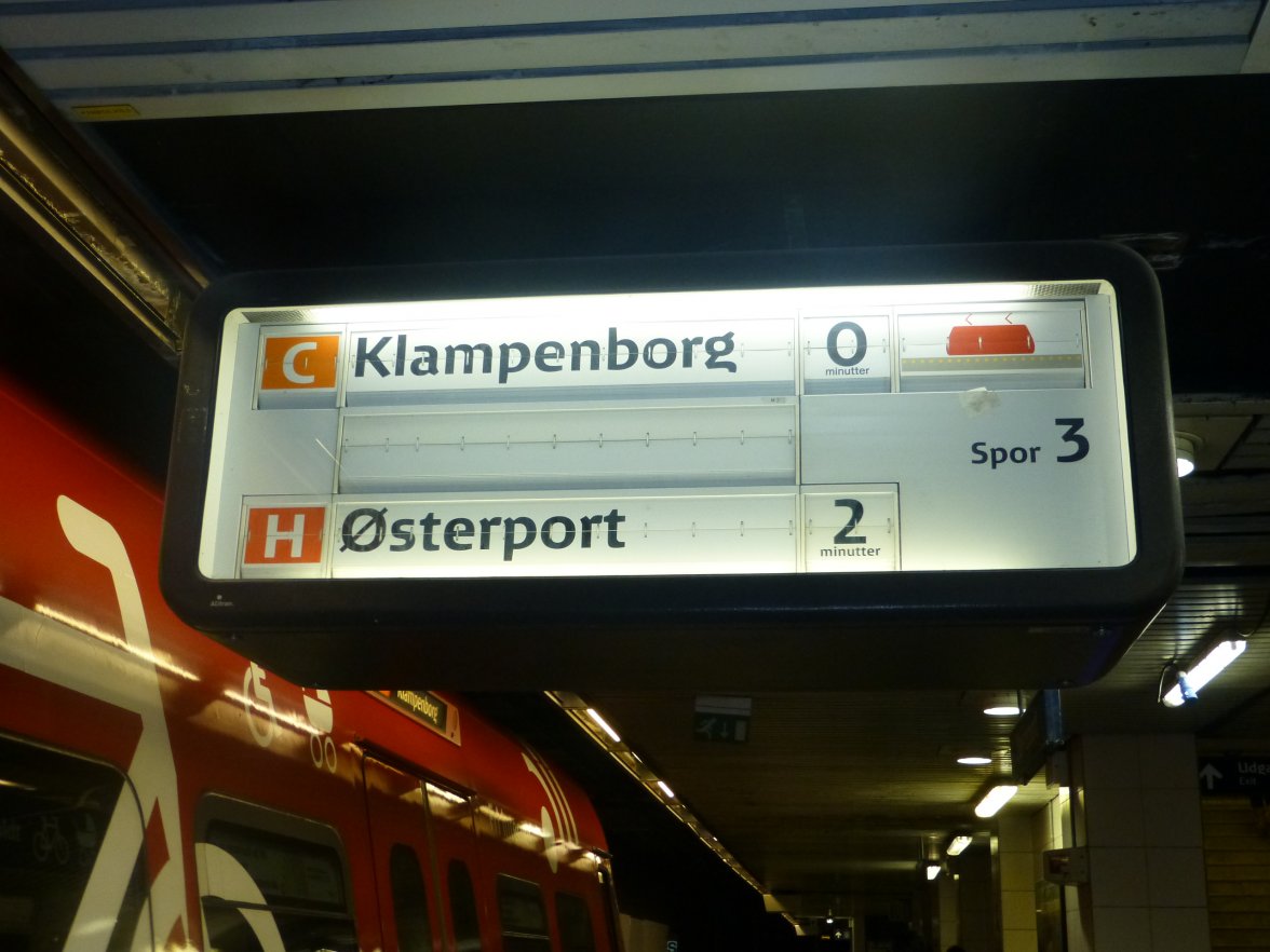 Flapskilt_Nørreport_01.jpg Flapskilt_Nørreport_01.jpg