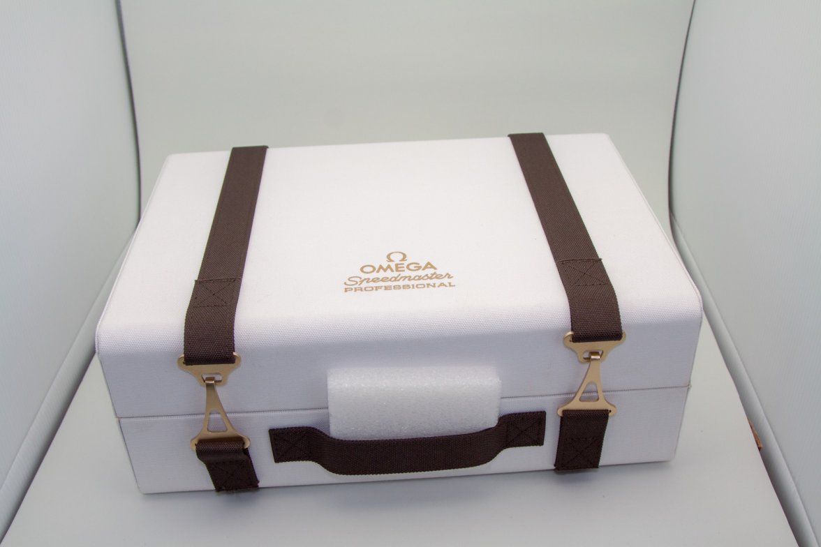 Omega Speedmaster Apollo 11 50th (2 of 14).jpg