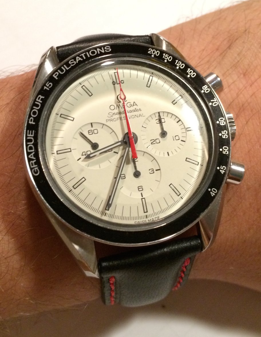 omega speedmaster second hand