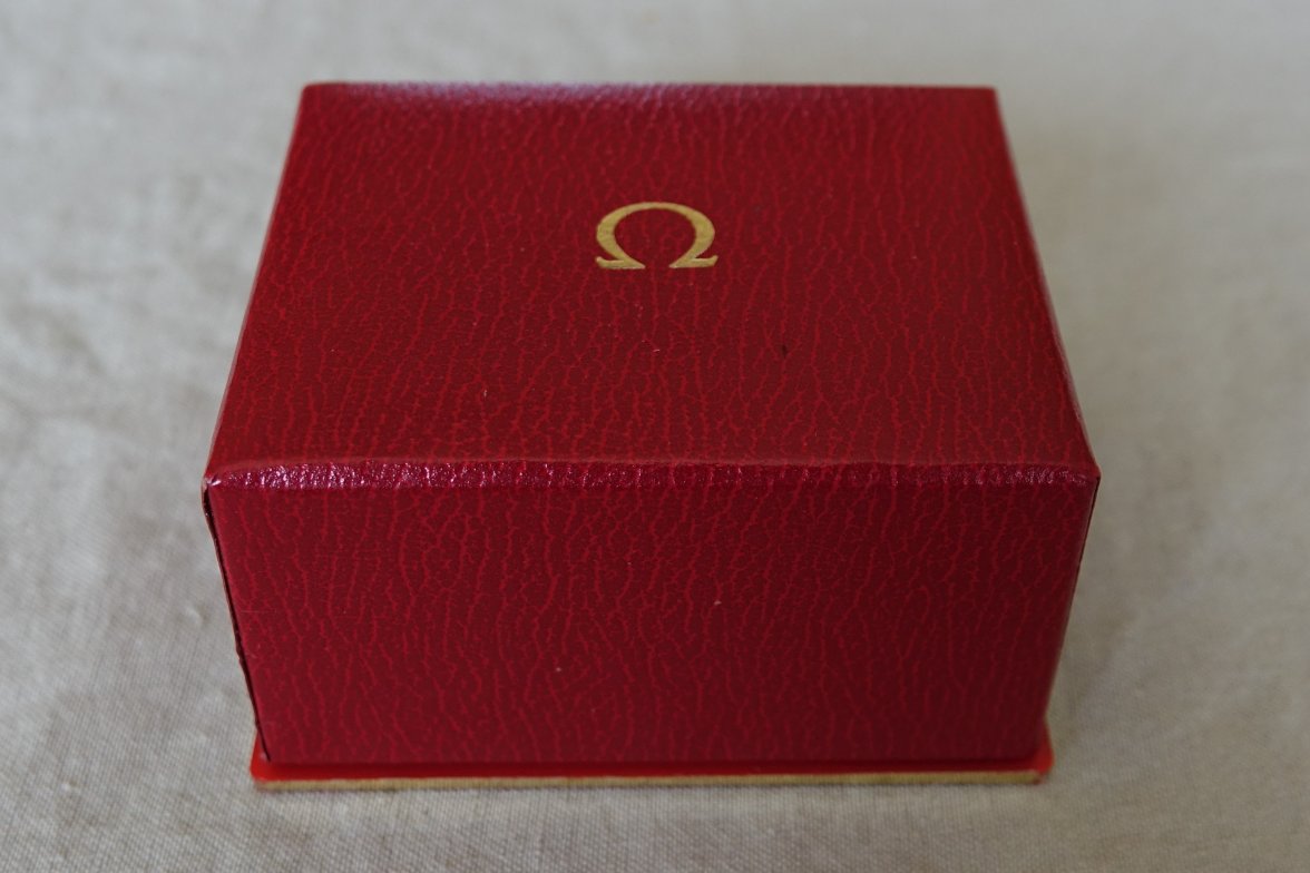 Omega Mark IV box closed.jpg
