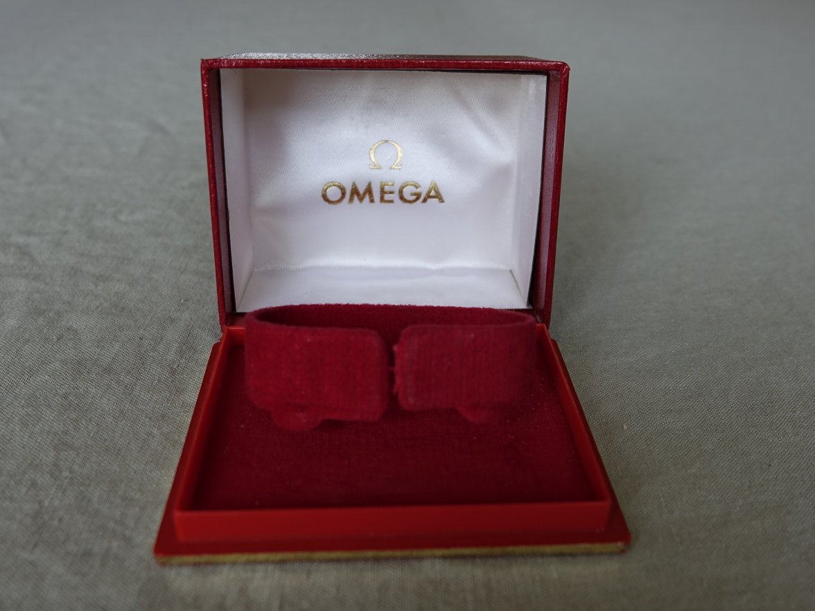 Omega Mark IV box open.jpg