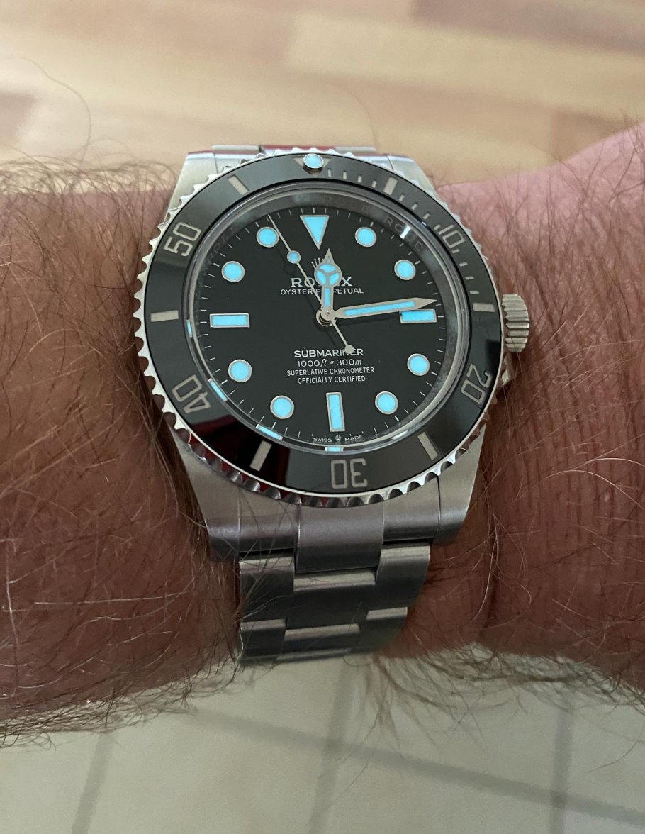 Submariner lume glow.jpeg