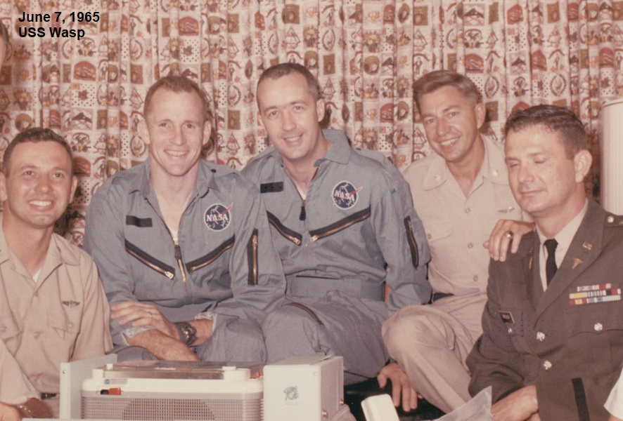 1965_MoonwatchWhite3.jpg 1965_MoonwatchWhite3.jpg