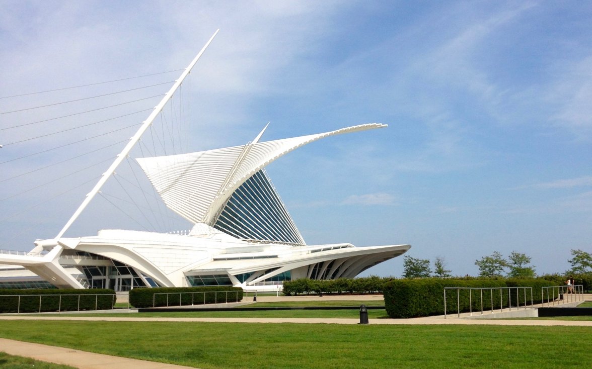 Millwaukee_Museum_from_south-west.jpg
