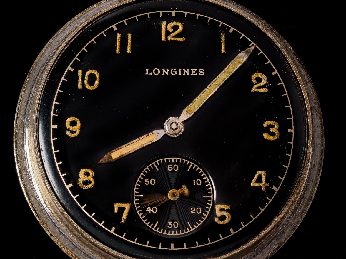 Longines-cal-12.68Z-black-dial,-1946 dial.jpg
