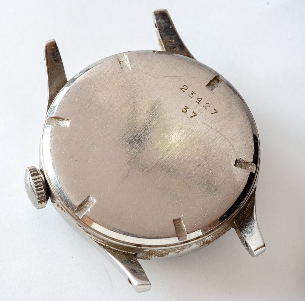 Longines-cal-12.68Z-black-dial,-1946-case-back.jpg