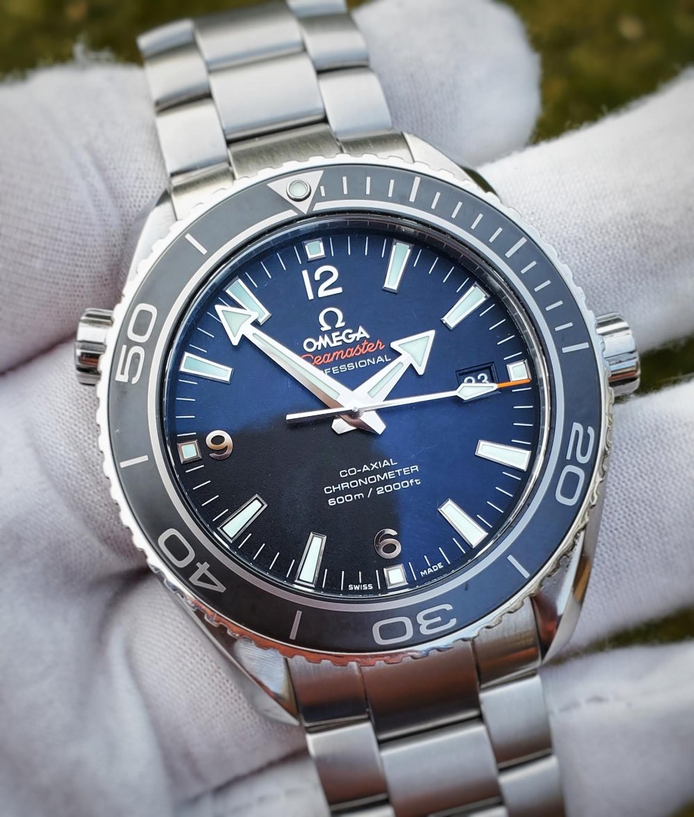 Omega Planet Ocean Black 45.5 1.jpg