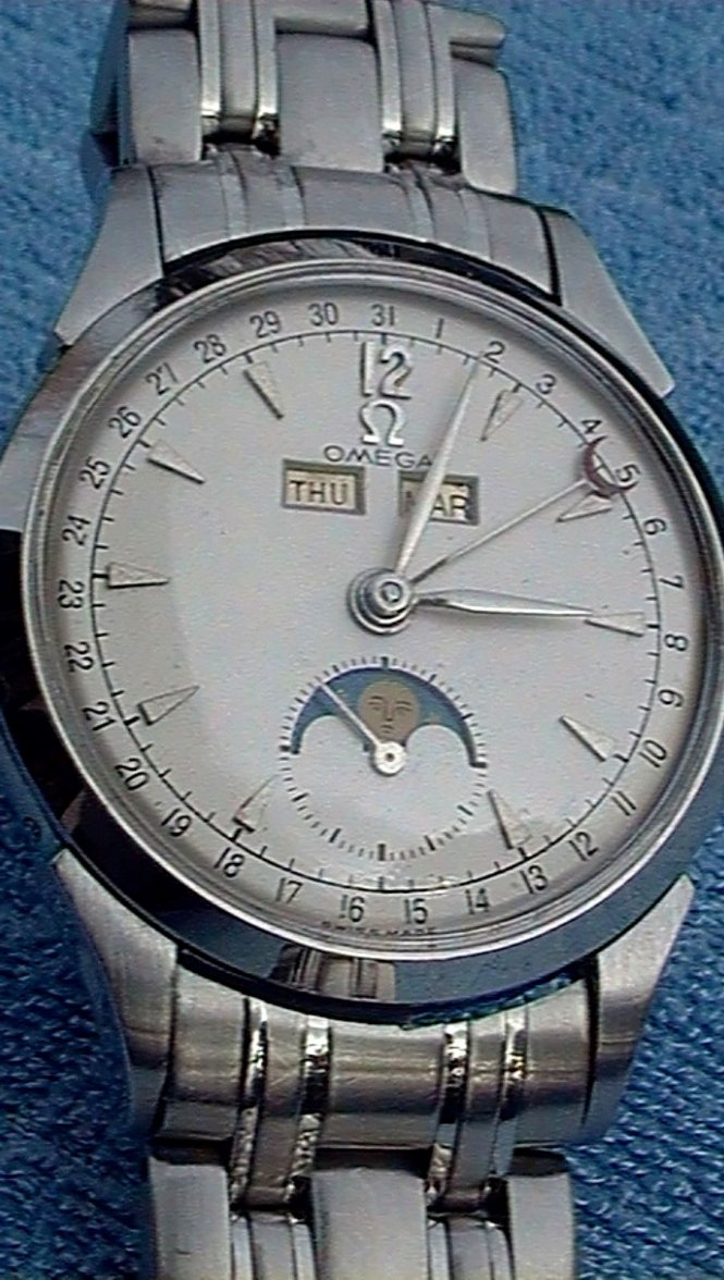 omega seamaster moon phase