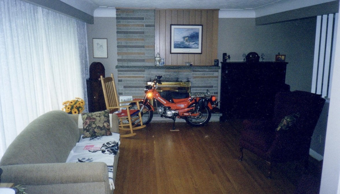 livingroom honda.jpg