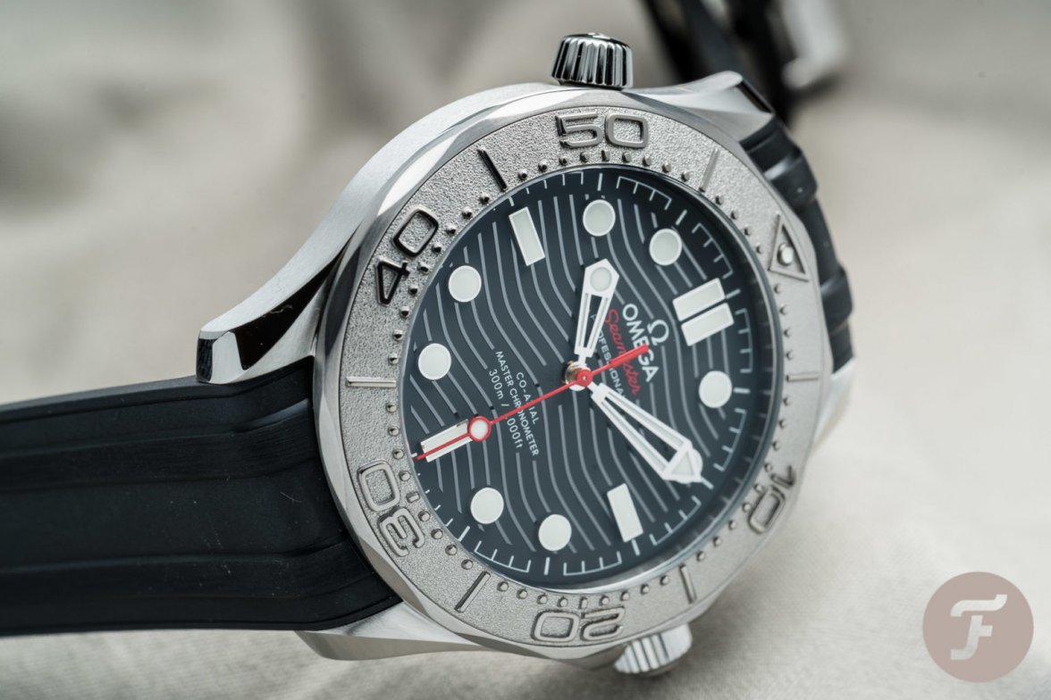 Omega-Seamaster-Diver-300M-Nekton-Edition.025-1536x1025.jpg