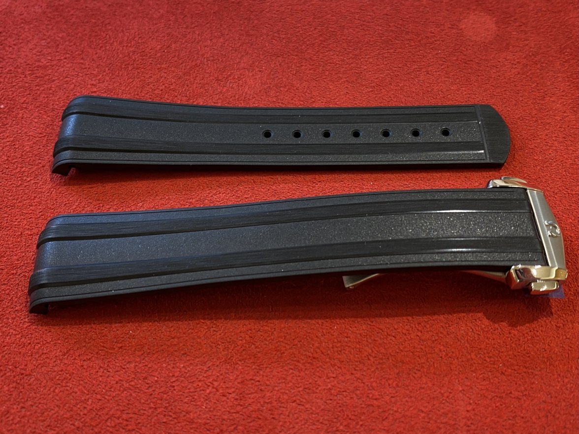 New OEM rubber strap with deployant / foldover clasp for SMP 300 available!! Omega Forums