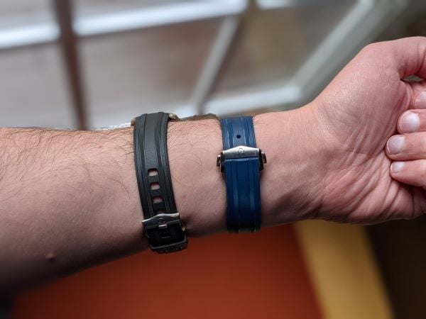 New 300M folding clasp deployant on rubber Omega Watch Forums