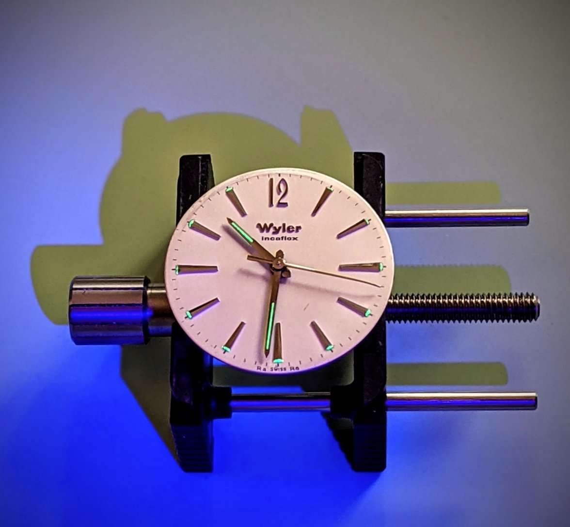 Wyler_Ra_dial.jpg