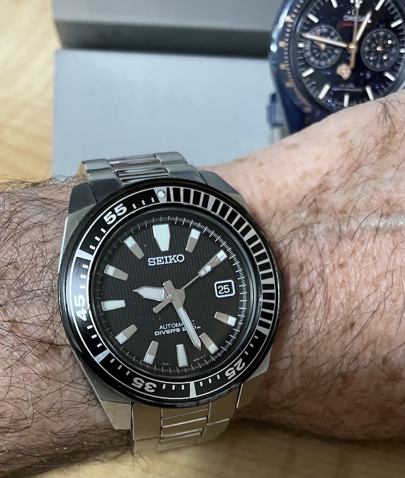Seiko SNM011K1 wrist.jpg