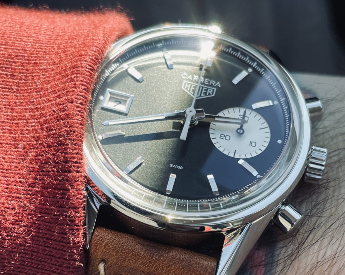 TAG Heuer Carrera Dato.jpg
