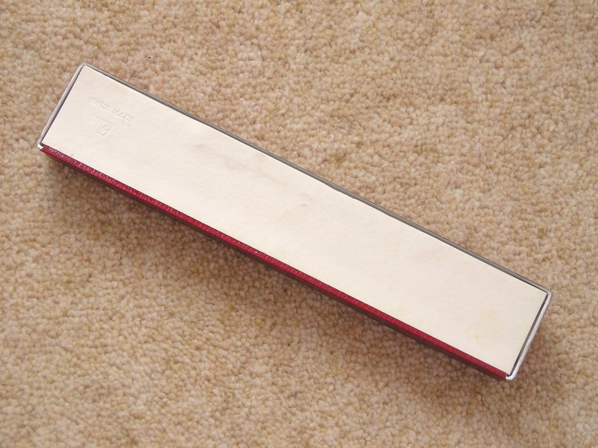 ombox3.jpg ombox3.jpg