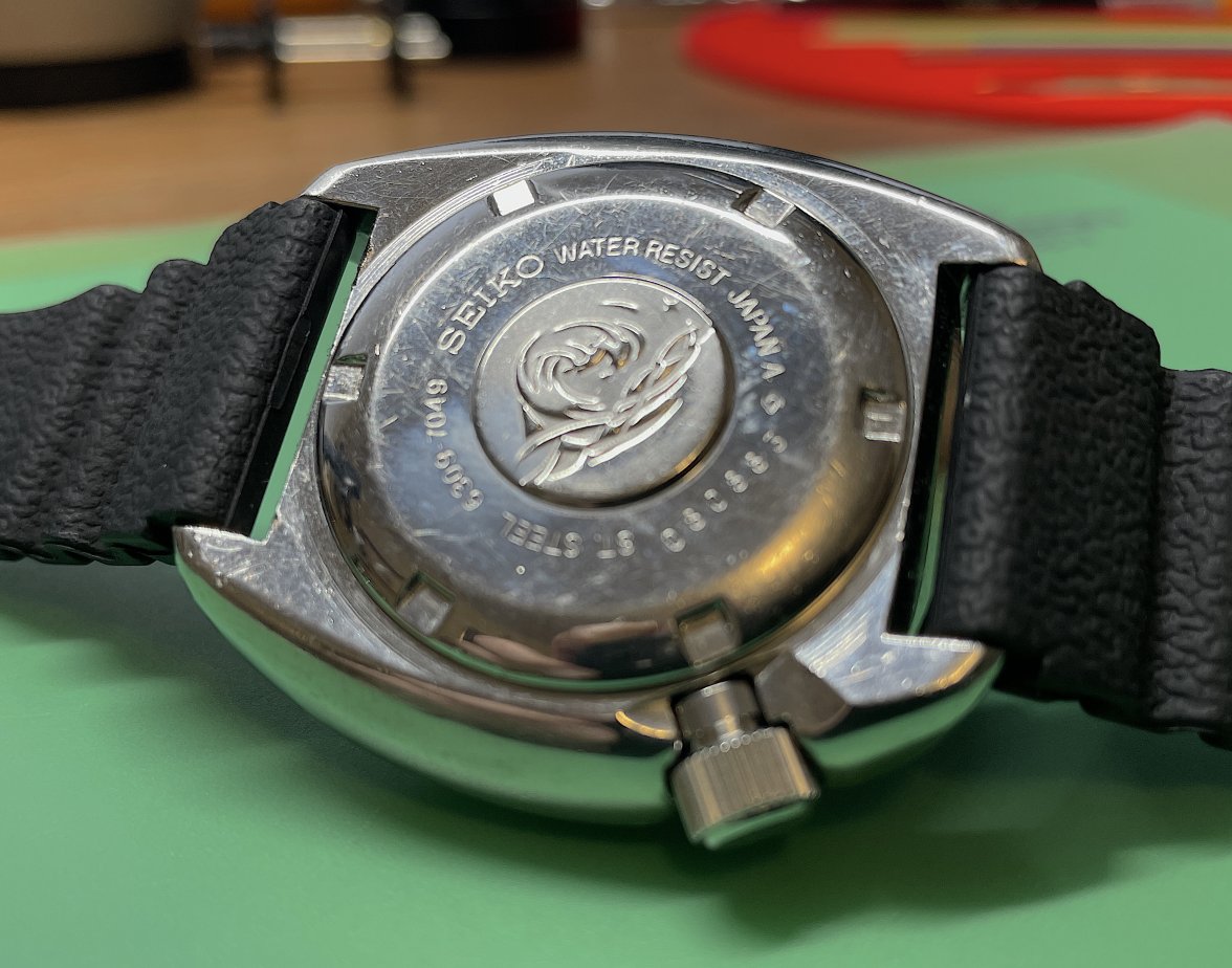 7049caseback.JPG