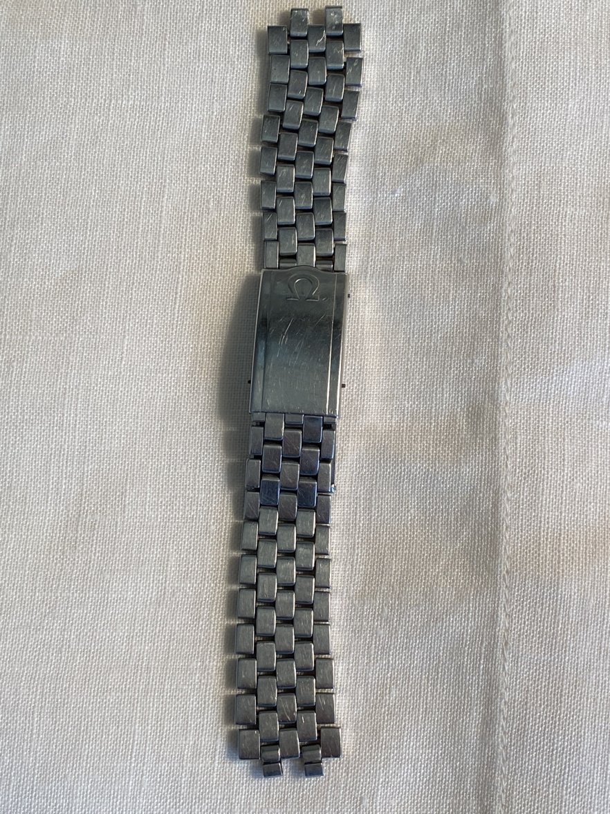 SOLD - Omega 1040 