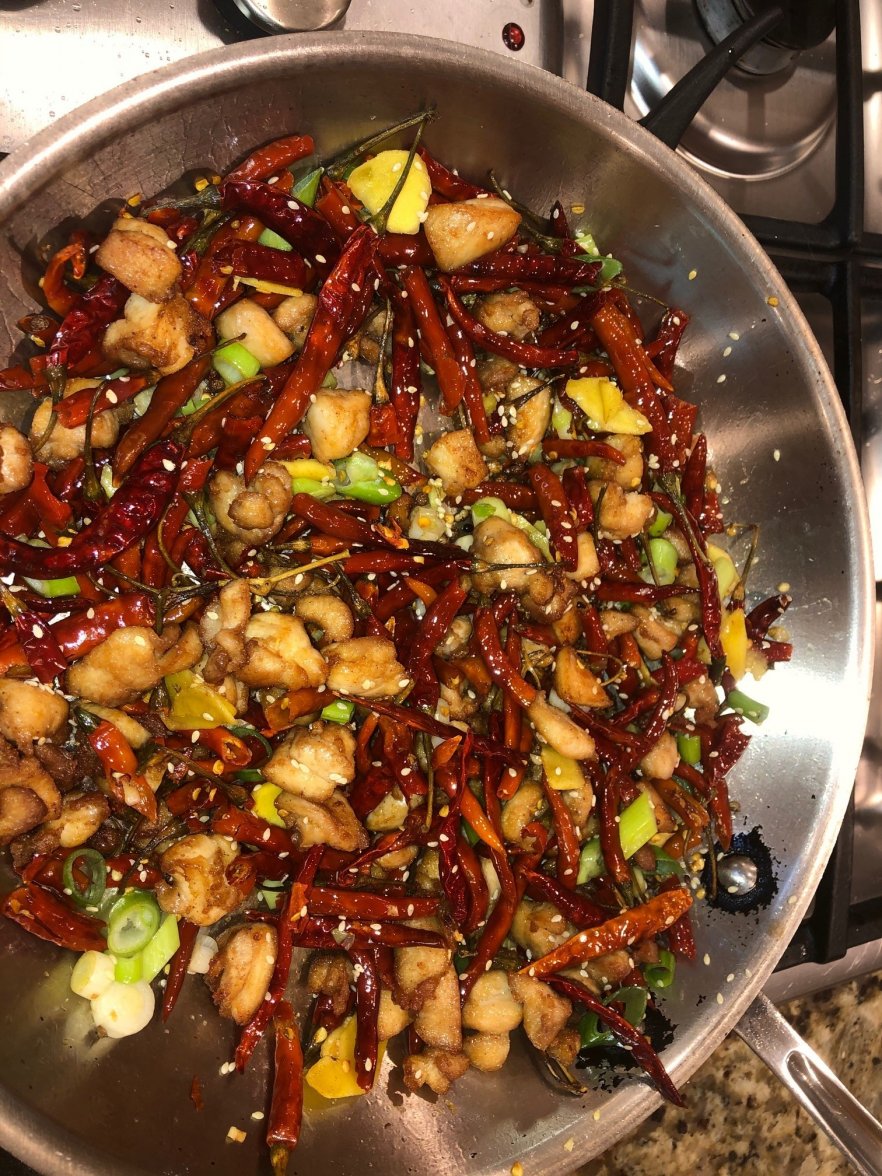 Chongqing style dry-fried chicken with dried chili peppers and Sichuan peppercorn_2.jpg