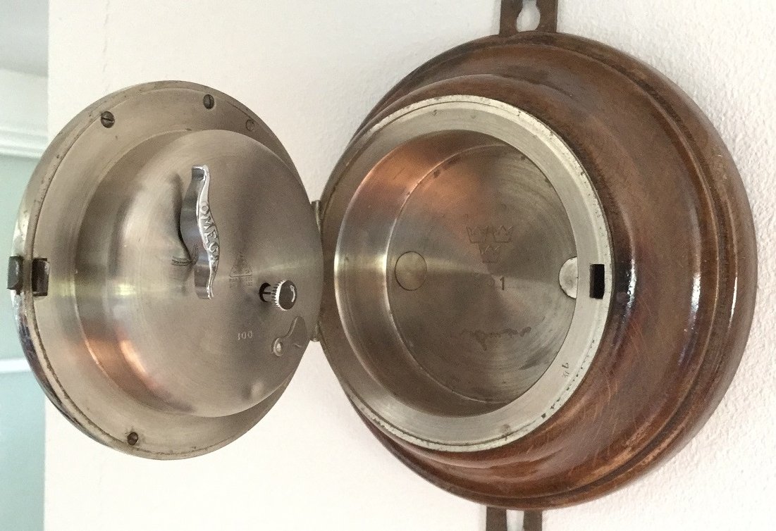 Omega åttadagar, tre kronor, öppnad.jpg