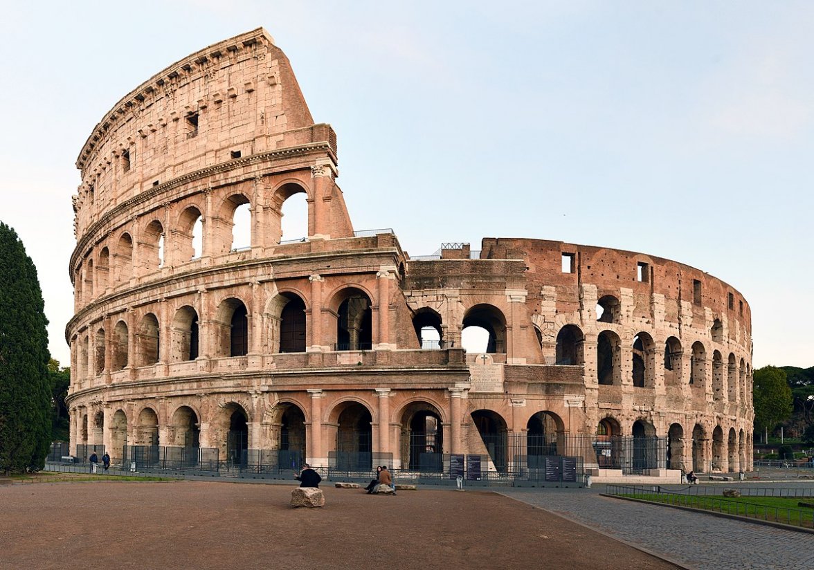 1200px-Colosseo_2020.jpg