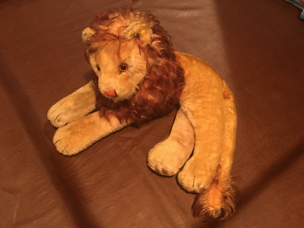 Steiff Lion.JPG