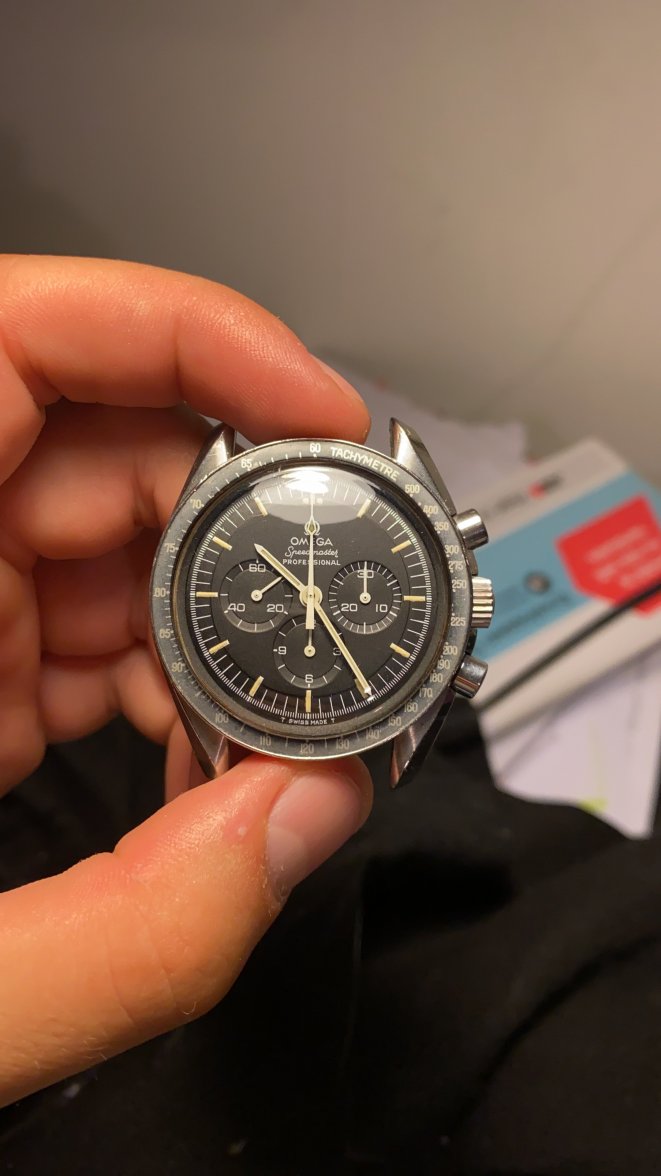 Omega speedmaster online lume