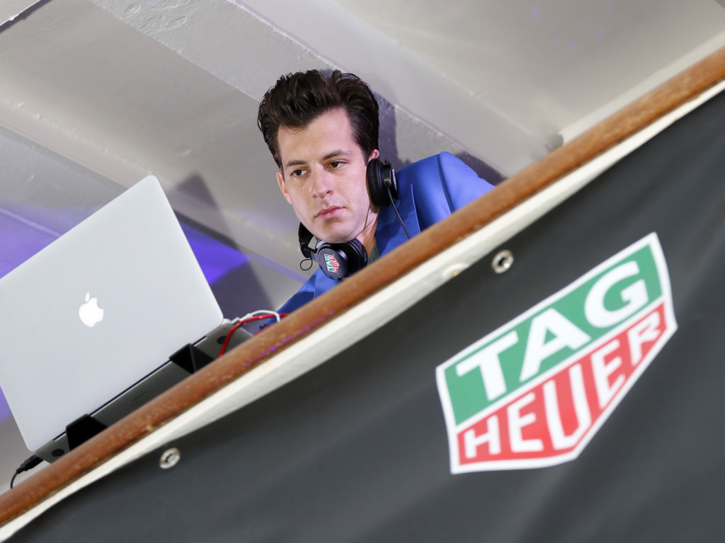 Mark_Ronson_mixing_4.jpg Mark_Ronson_mixing_4.jpg