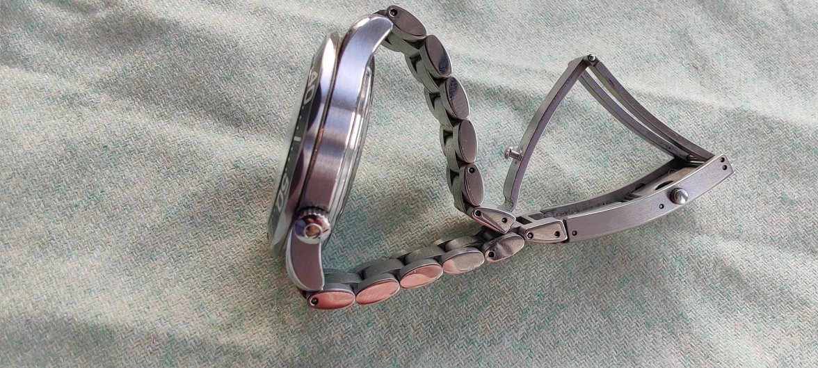 2254 HV side on.jpg 2254 HV side on.jpg