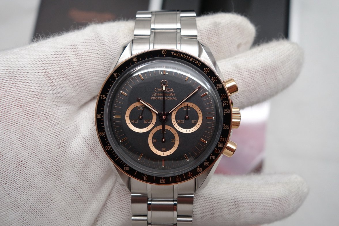 SOLD - Omega Speedmaster Apollo 15 35th Anniversary SS/Gold Limited Ed ...