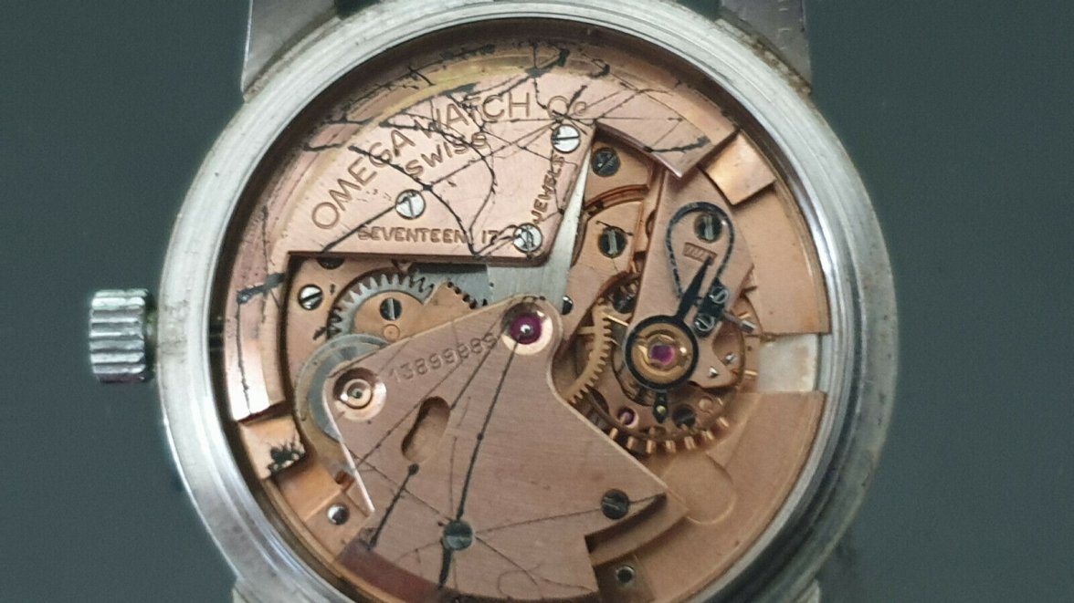 watch movement.jpg watch movement.jpg