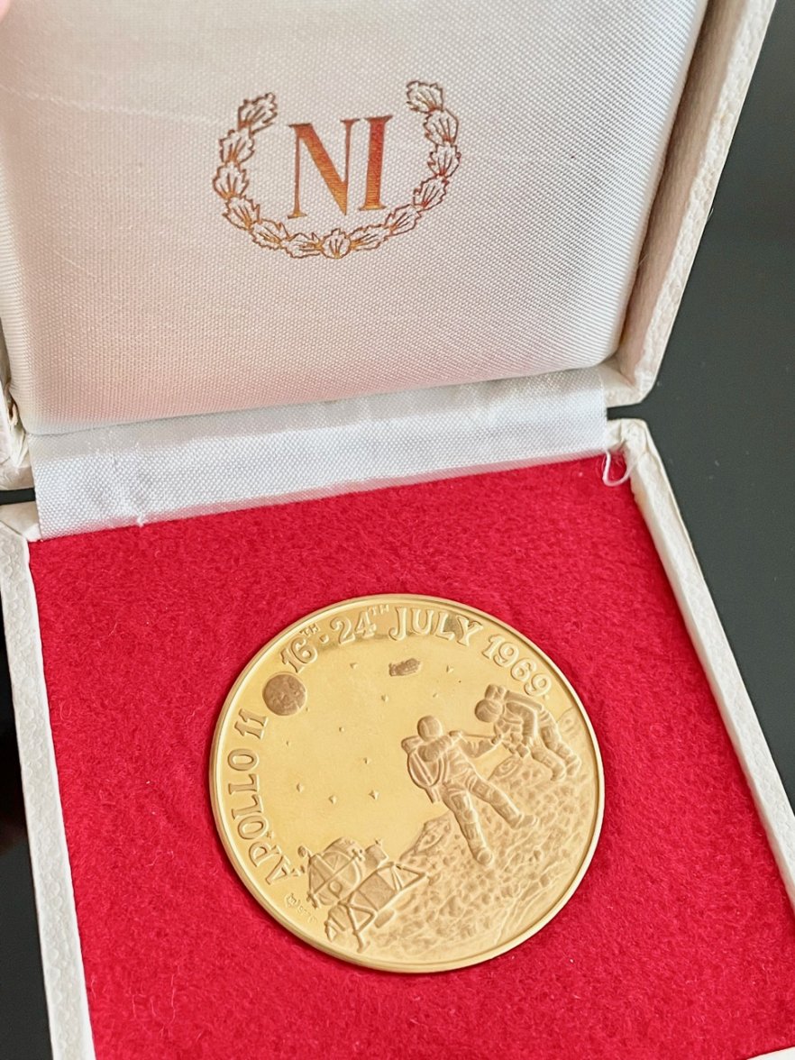 Moneda Omega Oro Gold Medal - 12.jpg