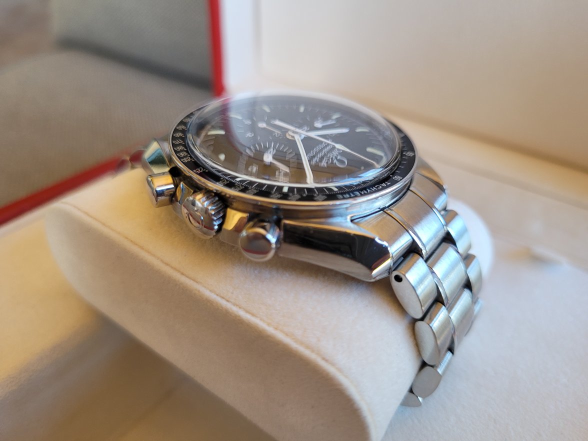 case - upper right side.jpg