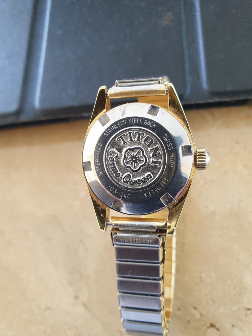 Titoni Cosmic Queen 2.jpg