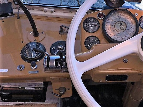 Saurer bus with Zenith clock kopie.jpg