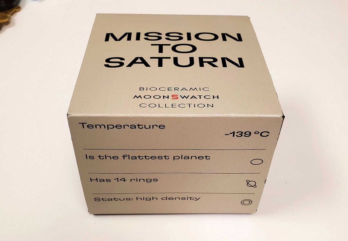 Moonswatch box 1 20220503_124520.jpg