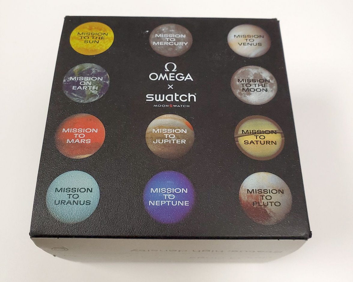 Moonswatch box 3 20220503_124538.jpg