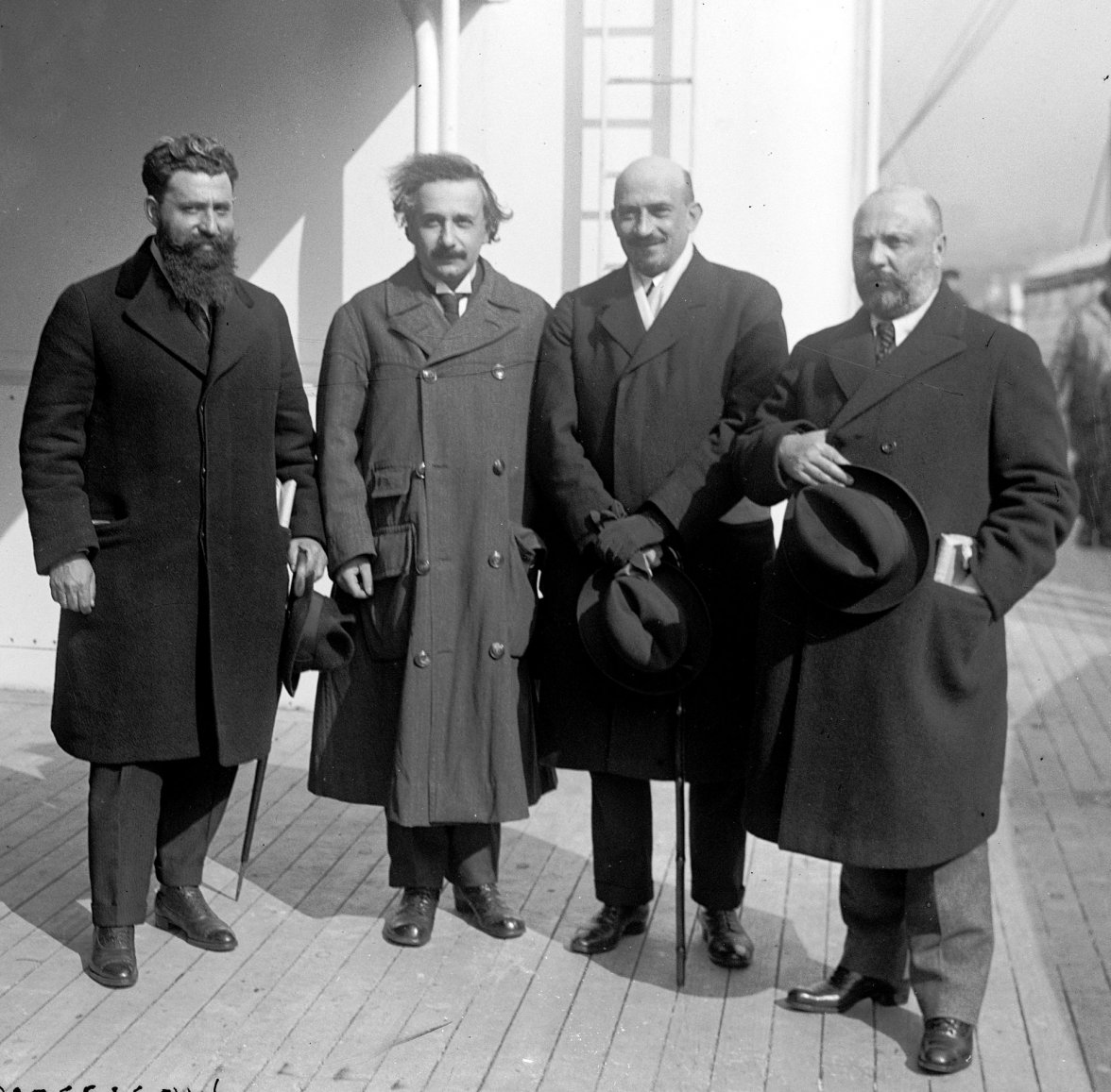 Einstein_Apr.1921_SS_Rotterdam_32100.jpg