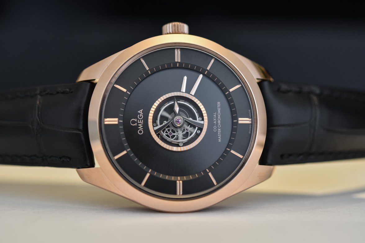 Omega-De-Ville-Tourbillon-Master-Chronometer-2020-Review-7.jpg