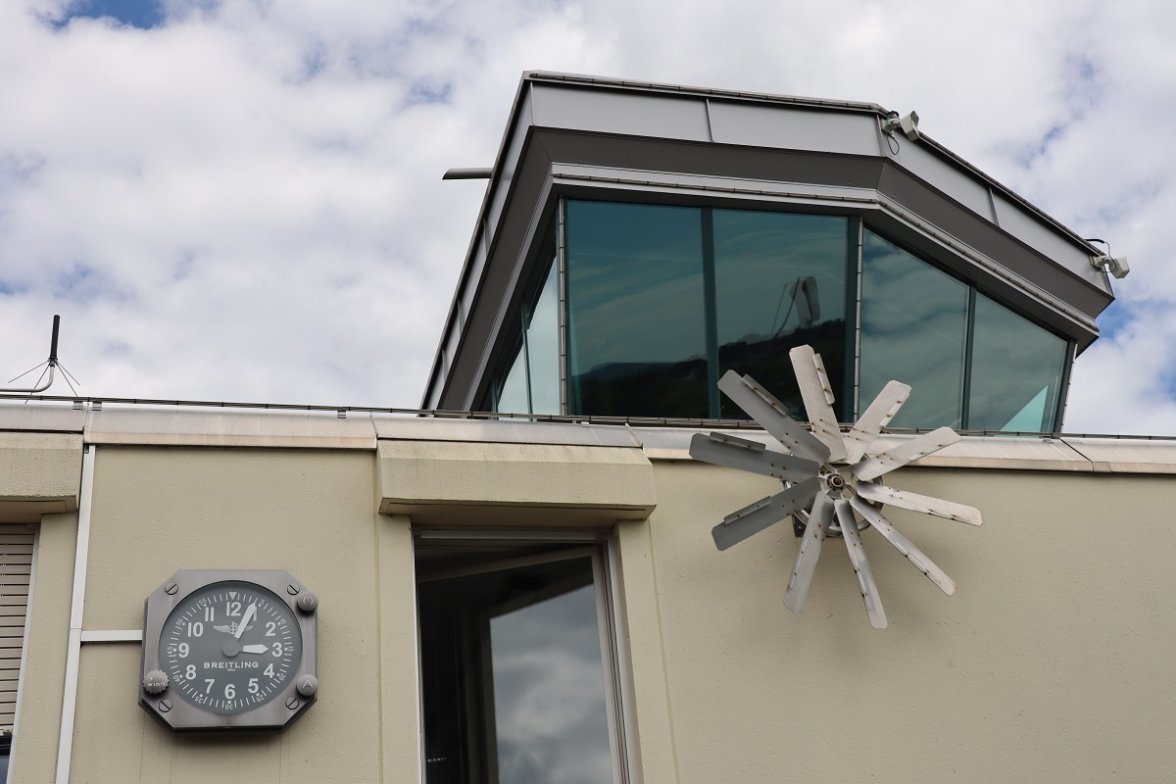 Swiss-LSZG-Breitling.jpg Swiss-LSZG-Breitling.jpg