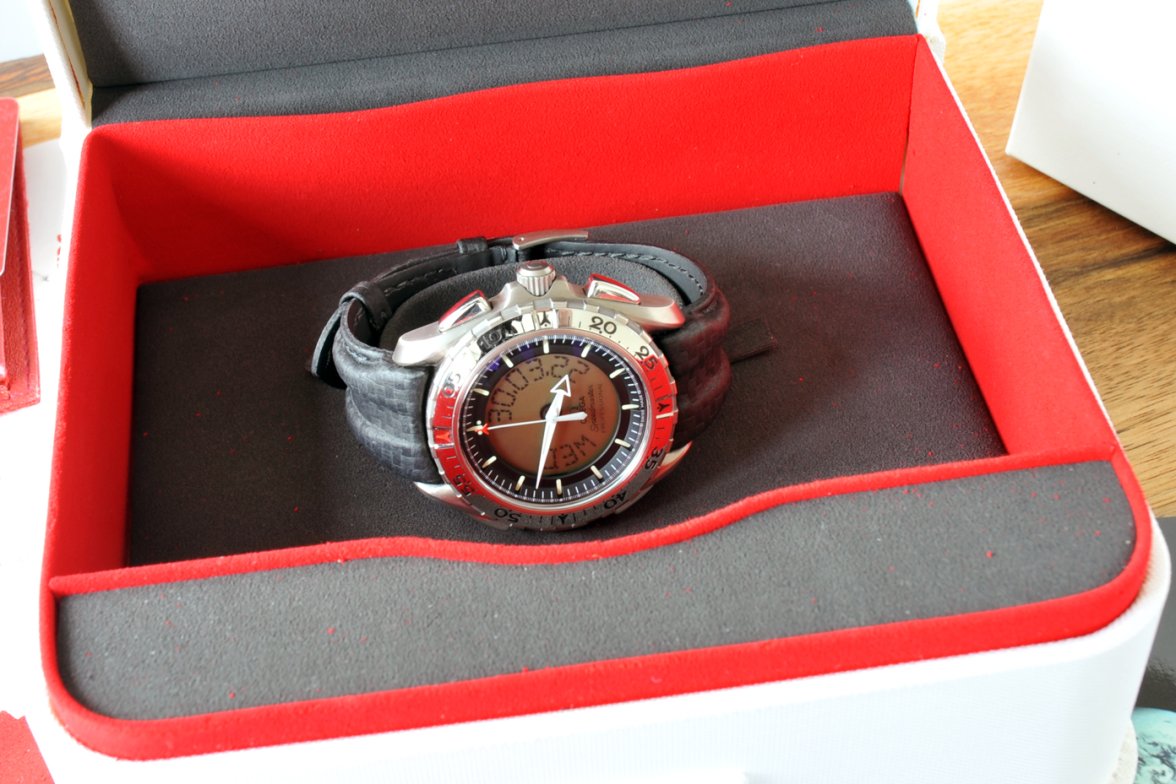 x-33_watch_in_box_(4458)_small.jpg