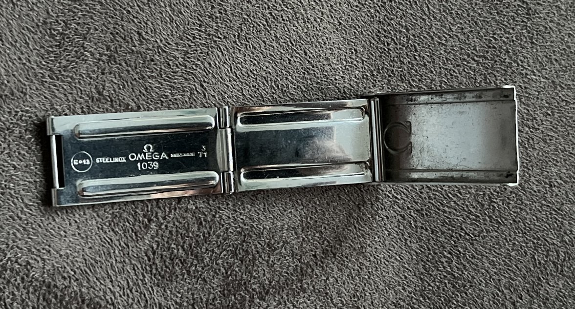 SOLD - Omega Buckle of bracelet 1039 | Omega Forums