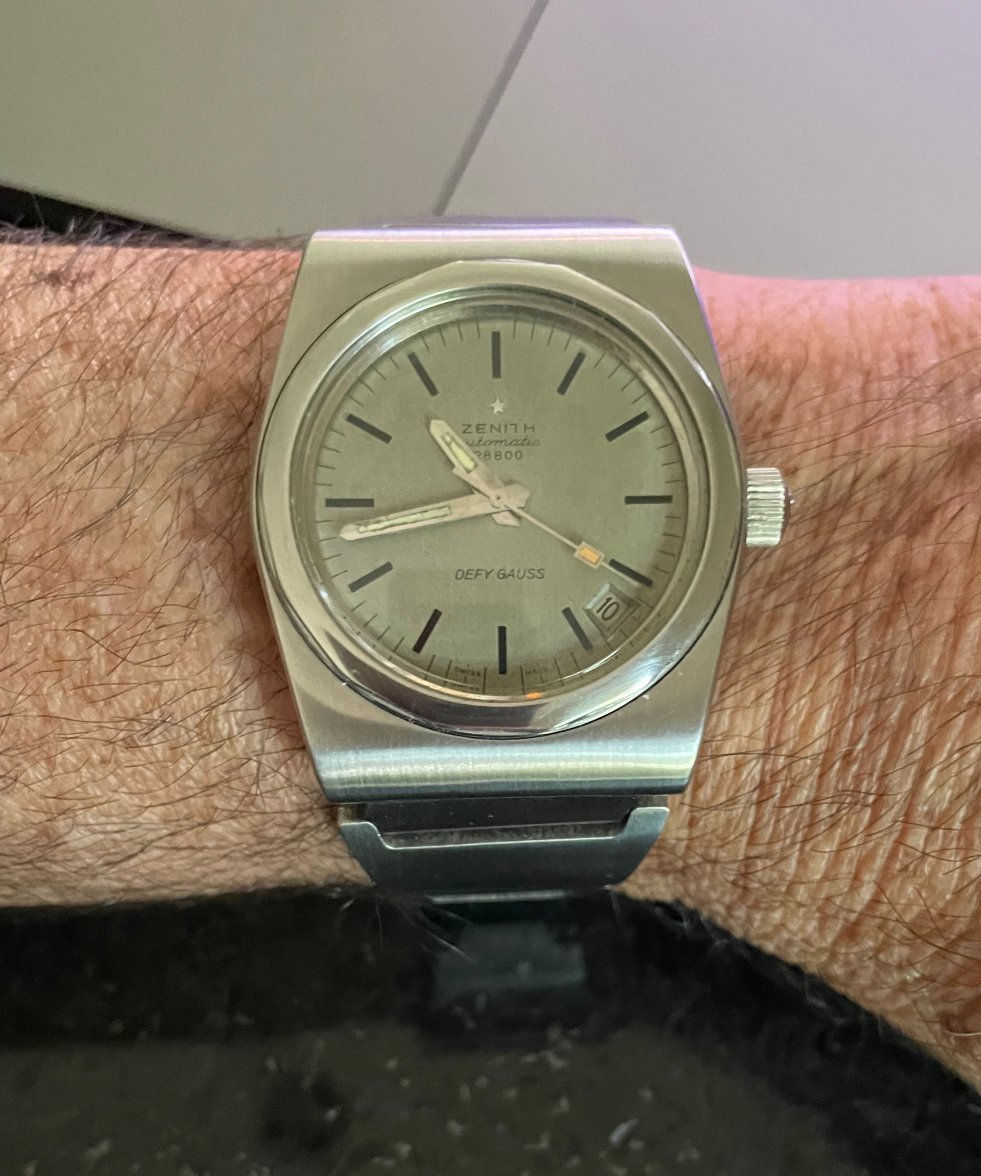 2022 Gausss Gray Wrist.jpeg