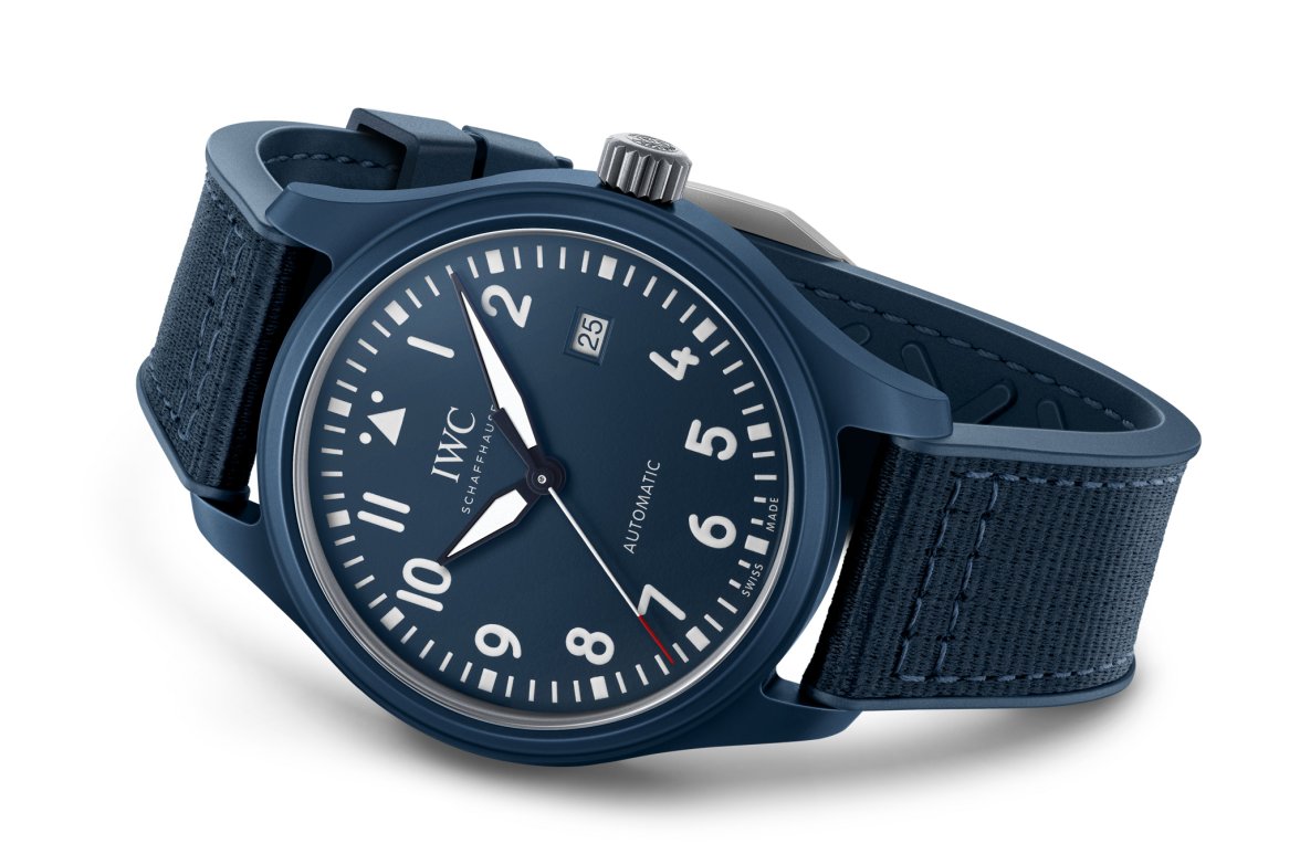 iwc-pilots-blue-ceramic-IW328101-abtw-8.jpg