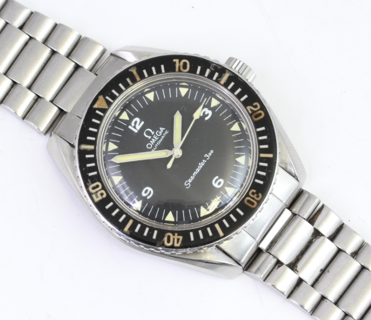 Omega sm300 star dial.png