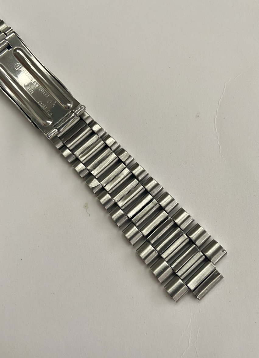SOLD - Vintage Omega 1171 Bracelet with 677 End Links £375 | Omega