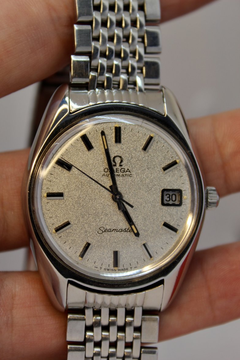 Help on vintage Omega seamaster 166.067 with sparkling dial