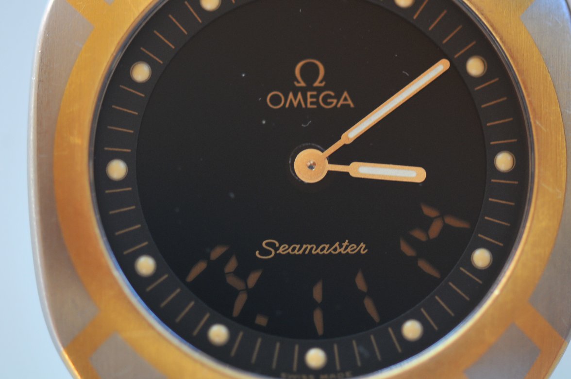 How to synchronise the hands with the digital display at Omega